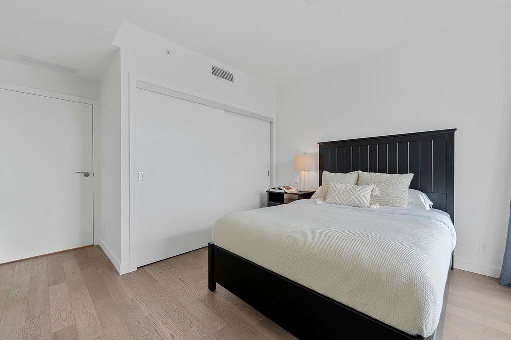 listing image 1100888722241350854