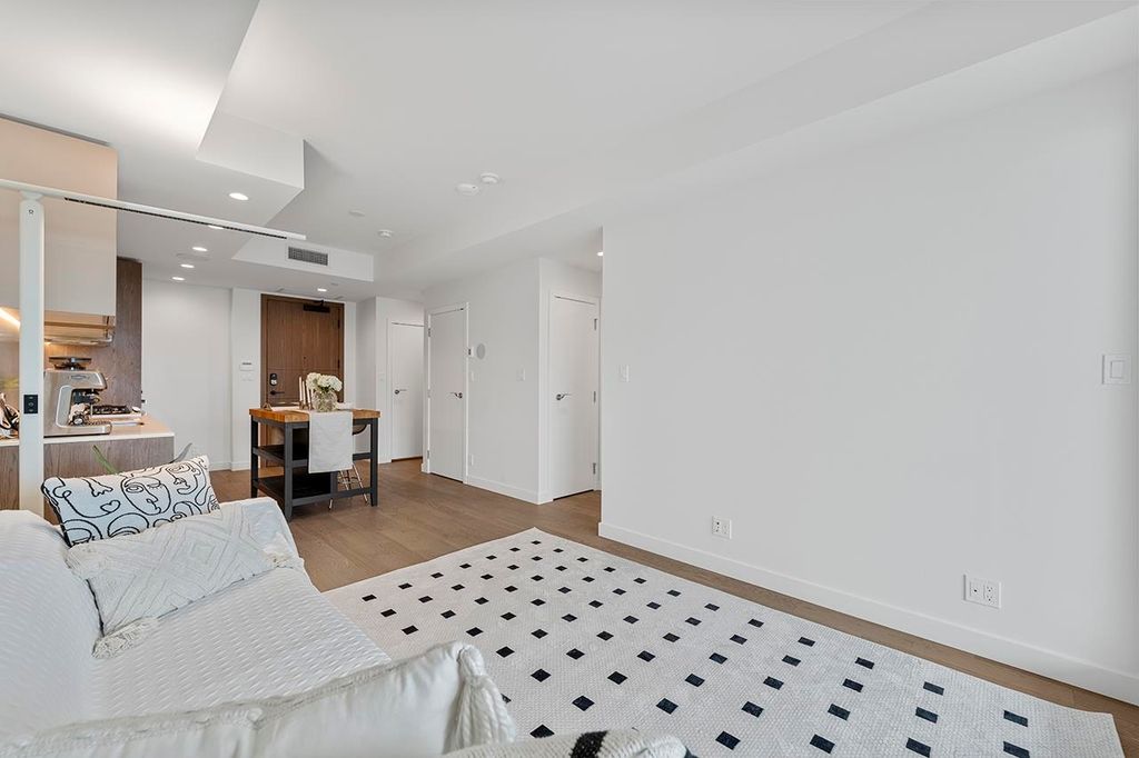listing image 1107087655085477964