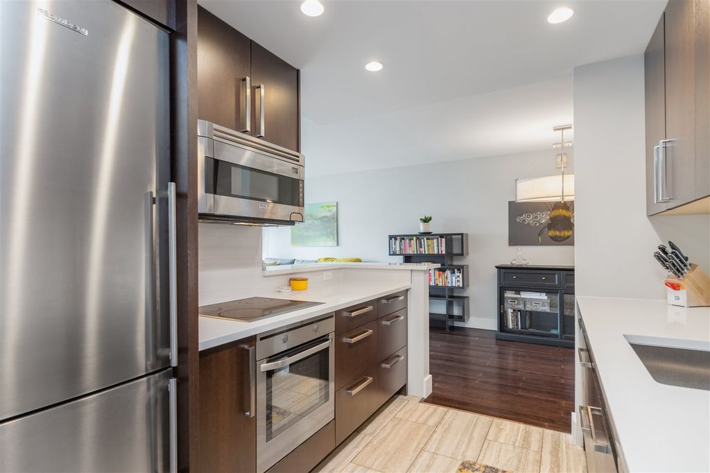 listing image 1100099432751594893