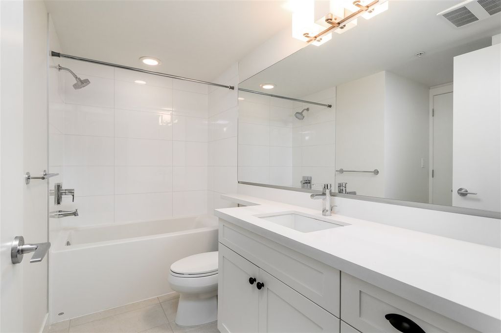 listing image 1101173693987425726
