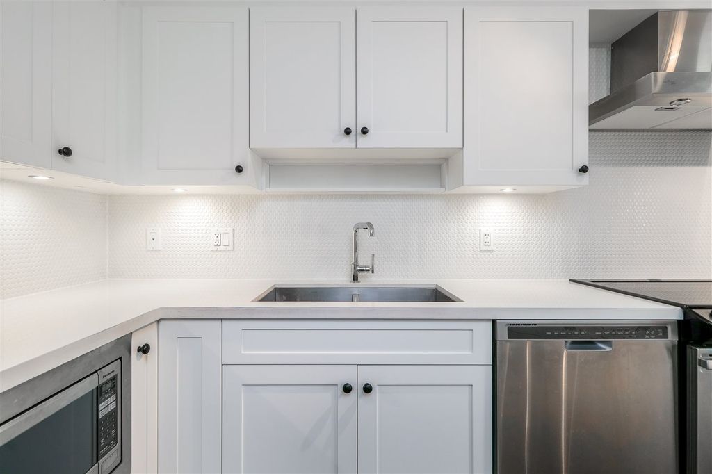 listing image 1109245054241263914