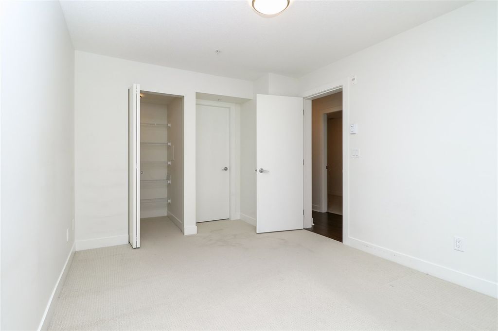 listing image 1109187876193368393