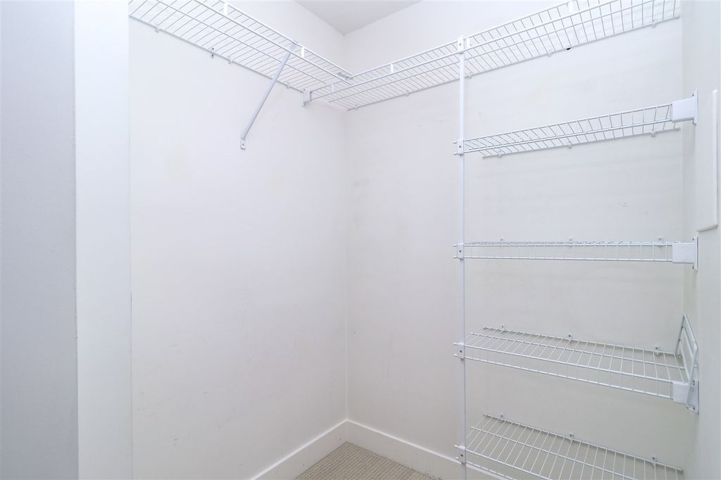 listing image 1102837504324628135
