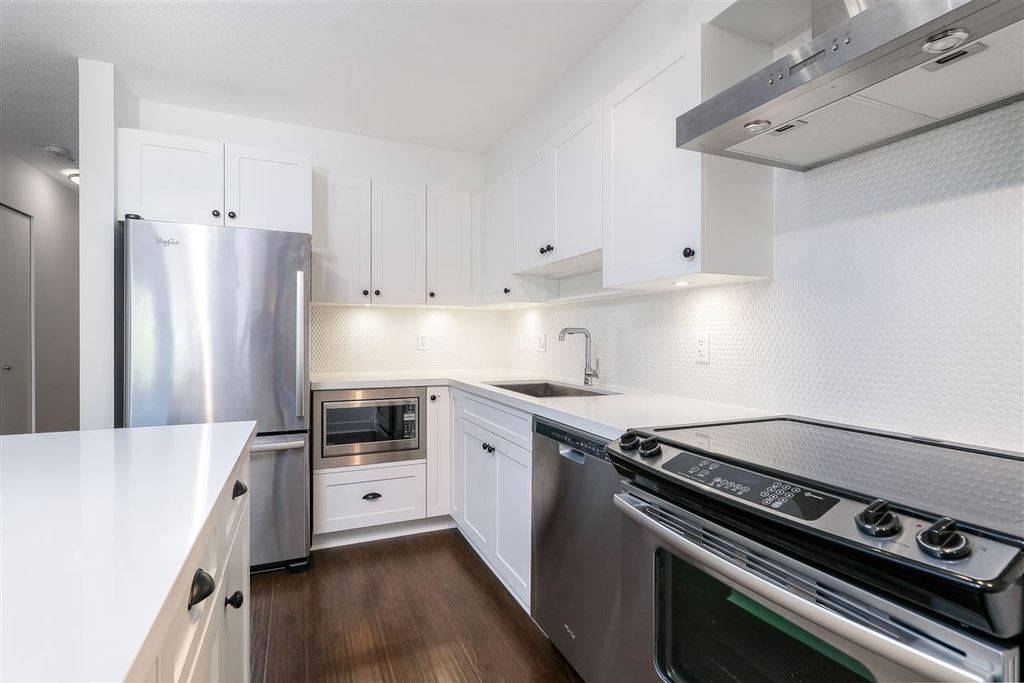 listing image 1106637746805981183