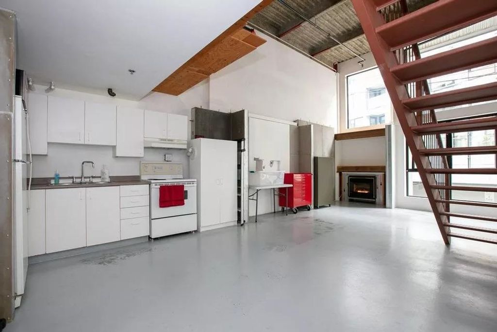 listing image 1108512771108081413