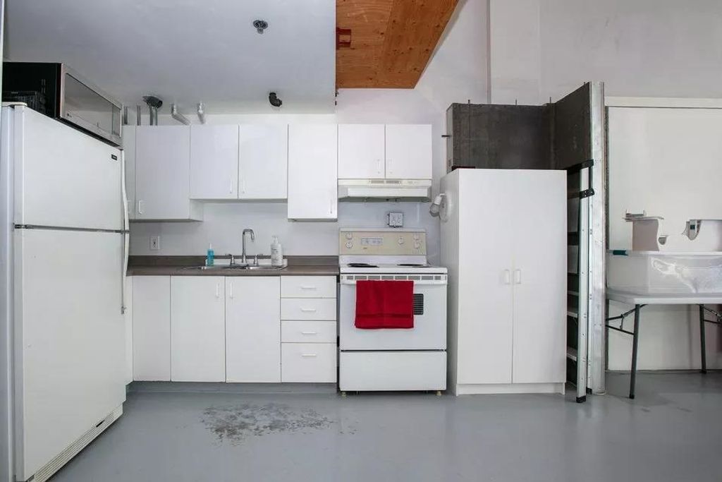 listing image 1102477768793085249
