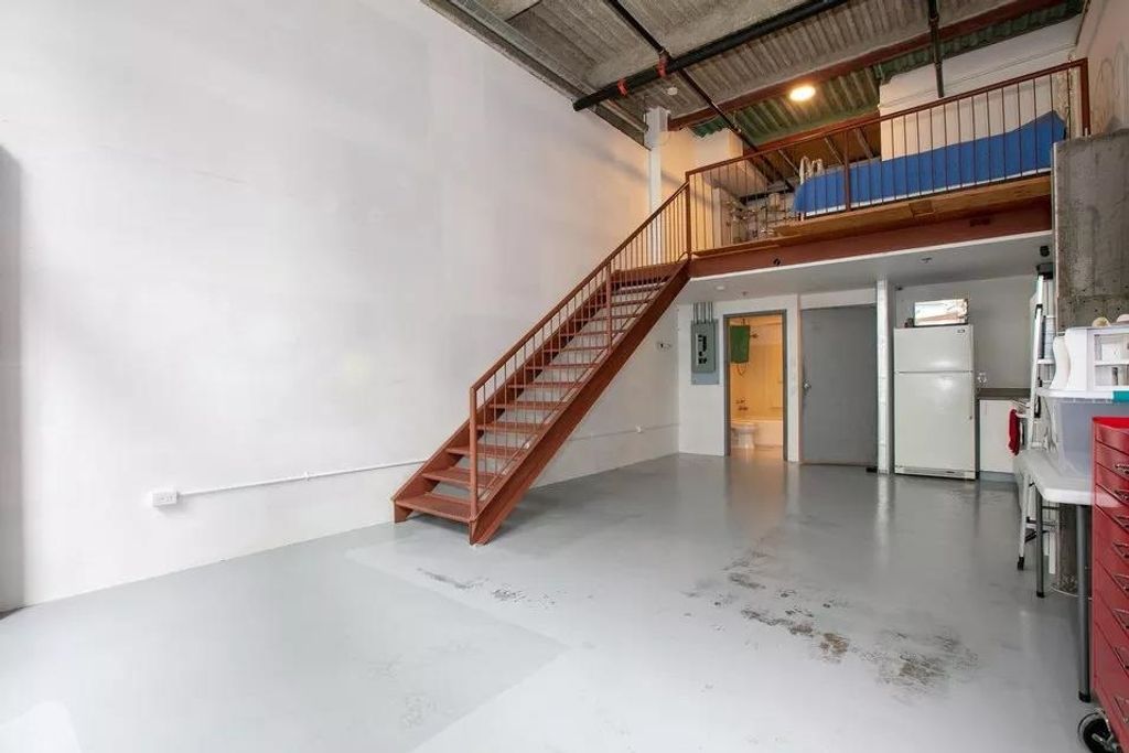 listing image 1108507782721846476