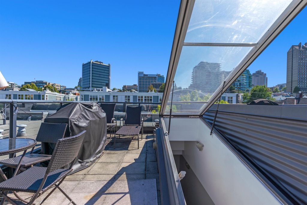listing image 1104110593951895276