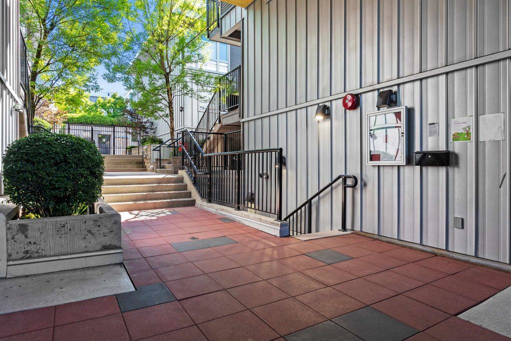 listing image 1101834932669273112