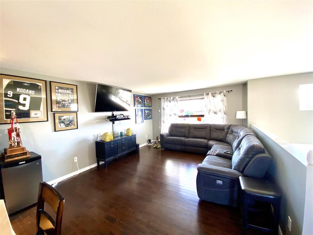 listing image 1104574419428218153