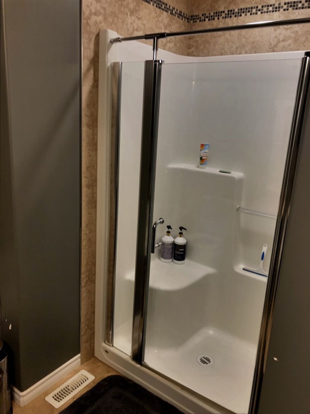 listing image 1100903462758400719