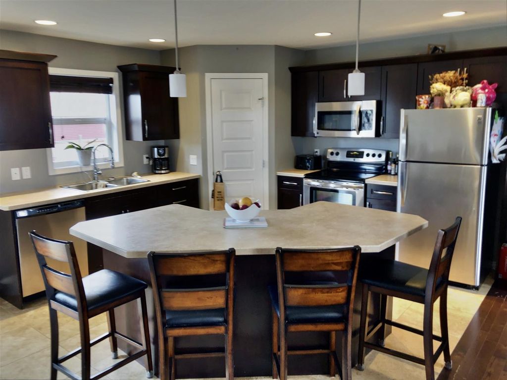 listing image 1101502492860185292