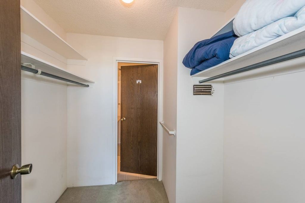listing image 1107538136624064247