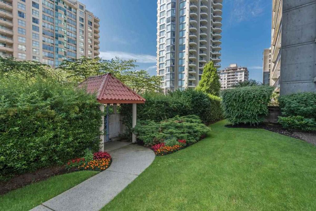 listing image 1106823524499083317