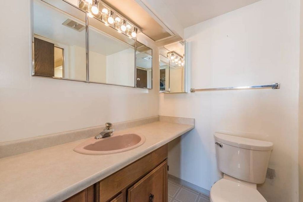 listing image 1105497866509320166