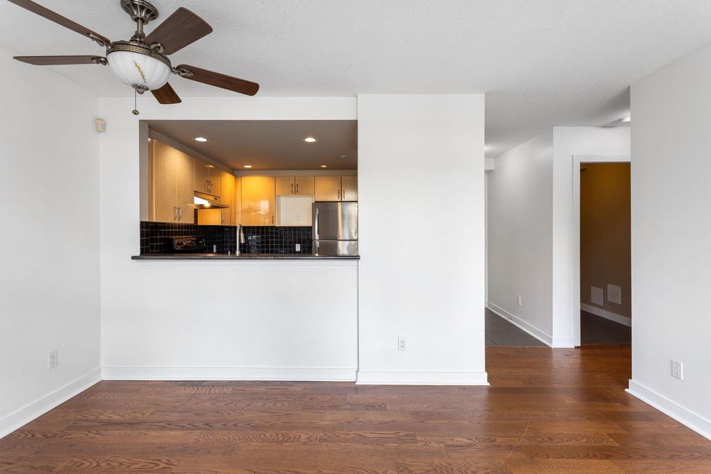 listing image 1101021095653428564