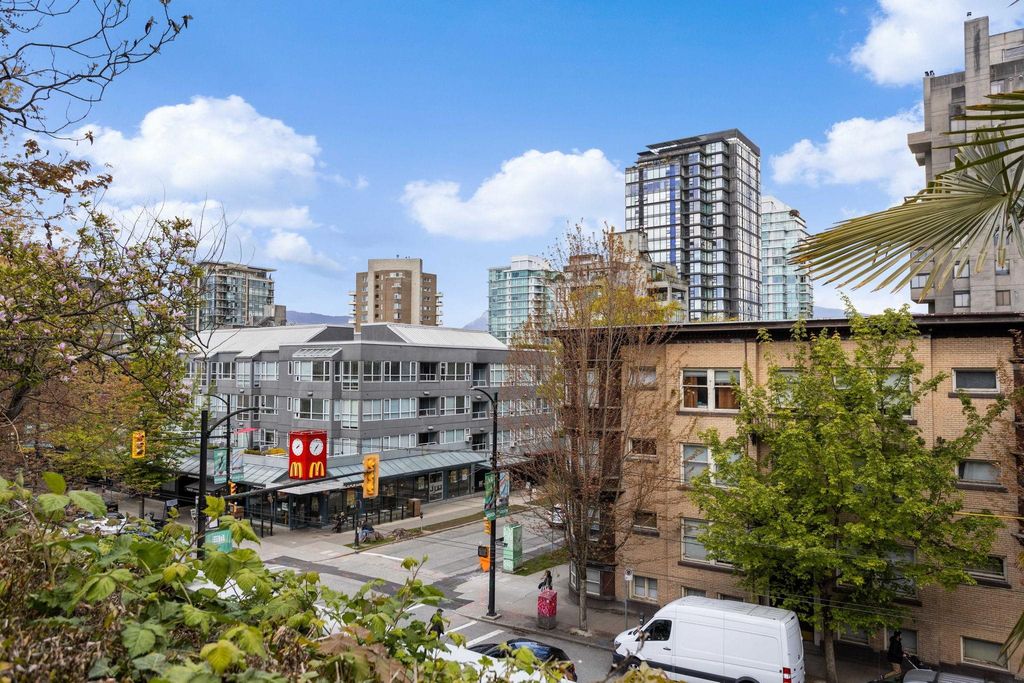 listing image 1103909610246477497