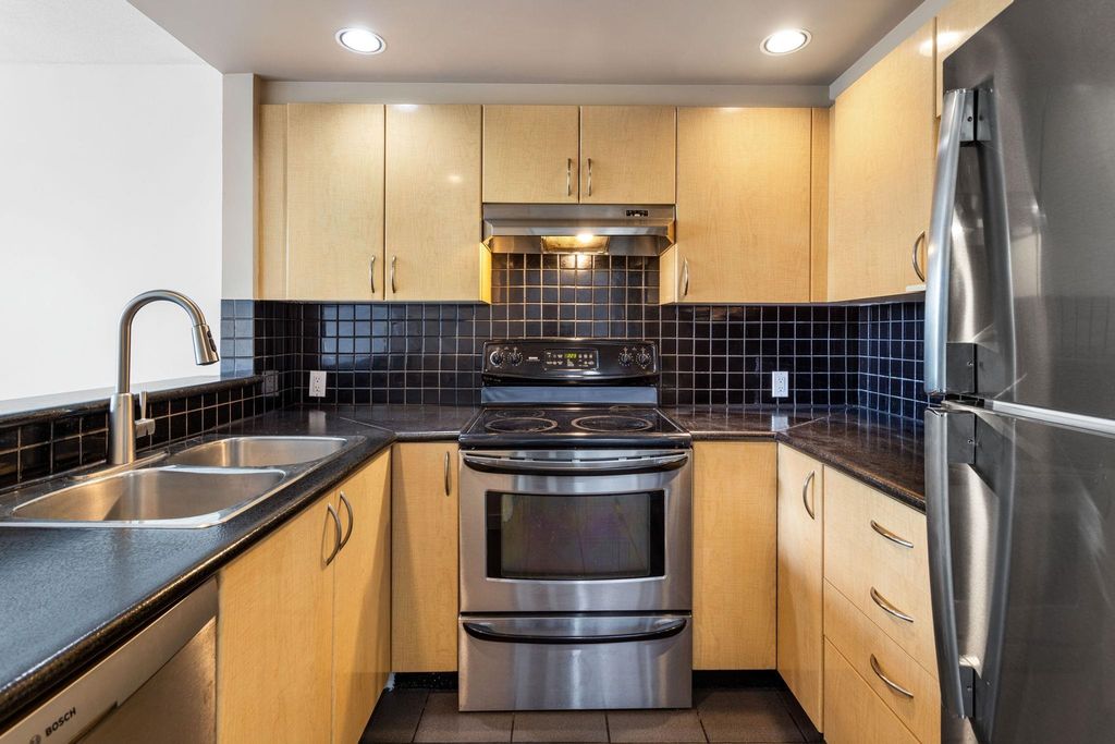 listing image 1100314653218423258