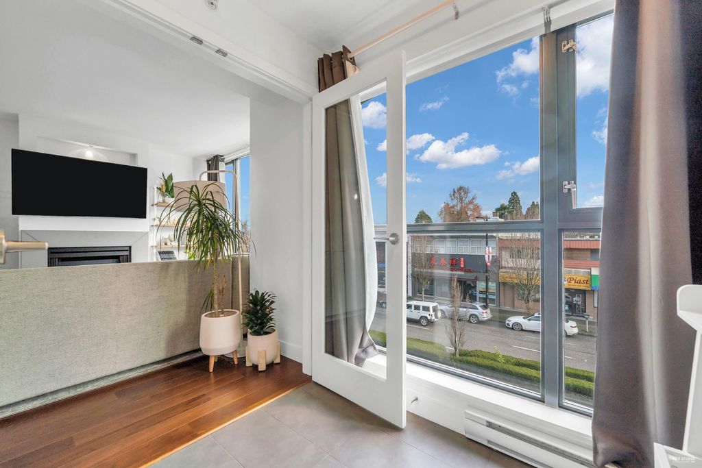 listing image 1100411601279612268