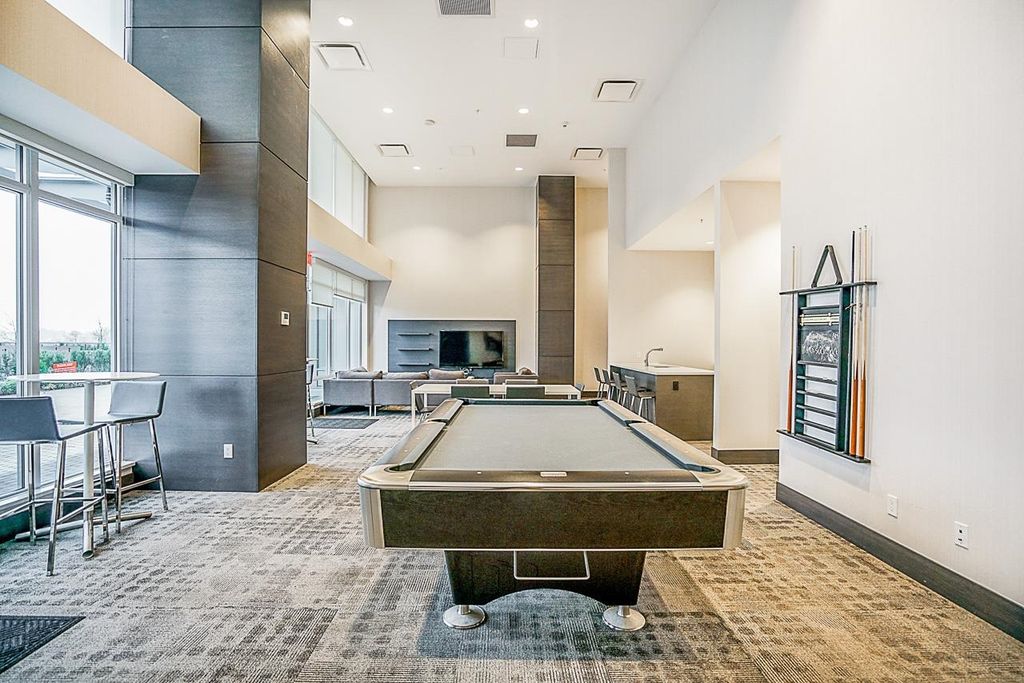 listing image 1101777768378187742