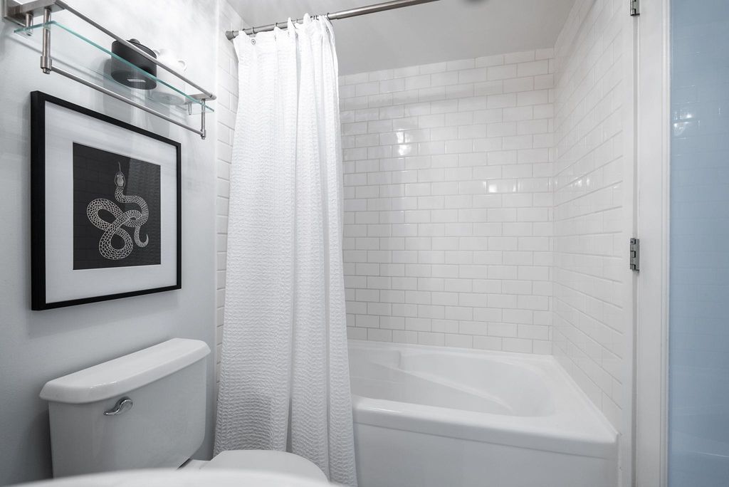 listing image 1103447496993057787