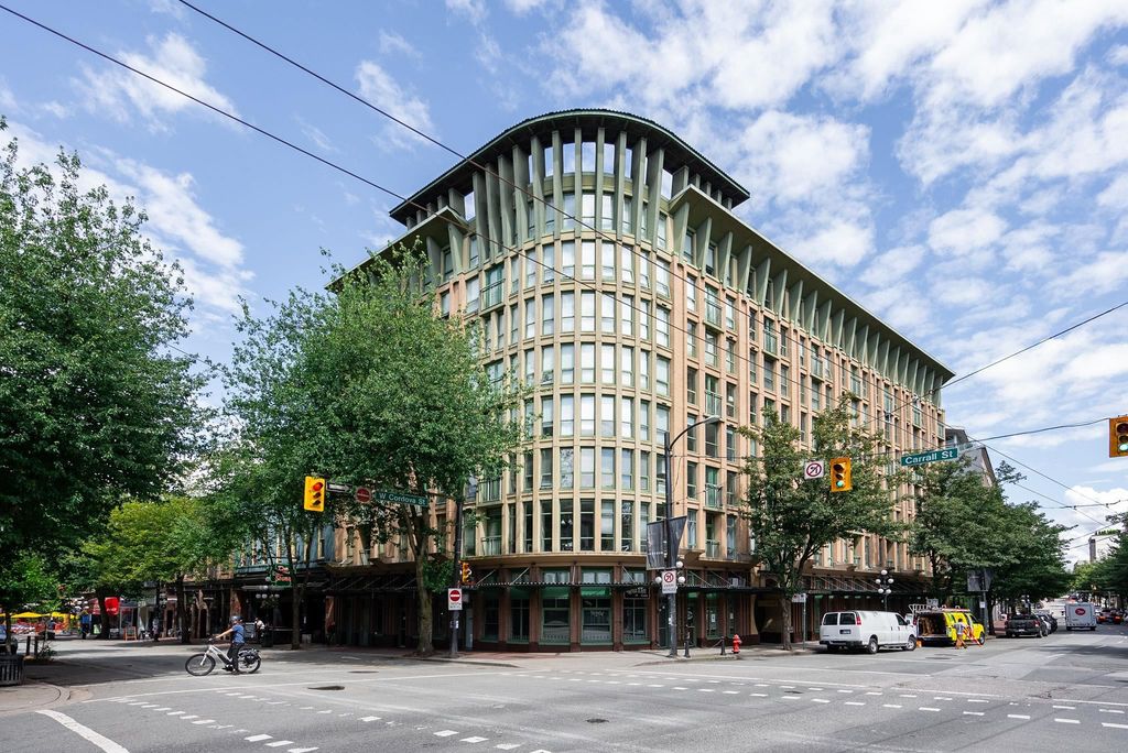 listing image 1105443511999344575