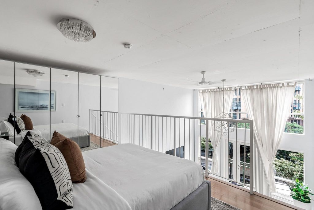 listing image 1102392820241605156