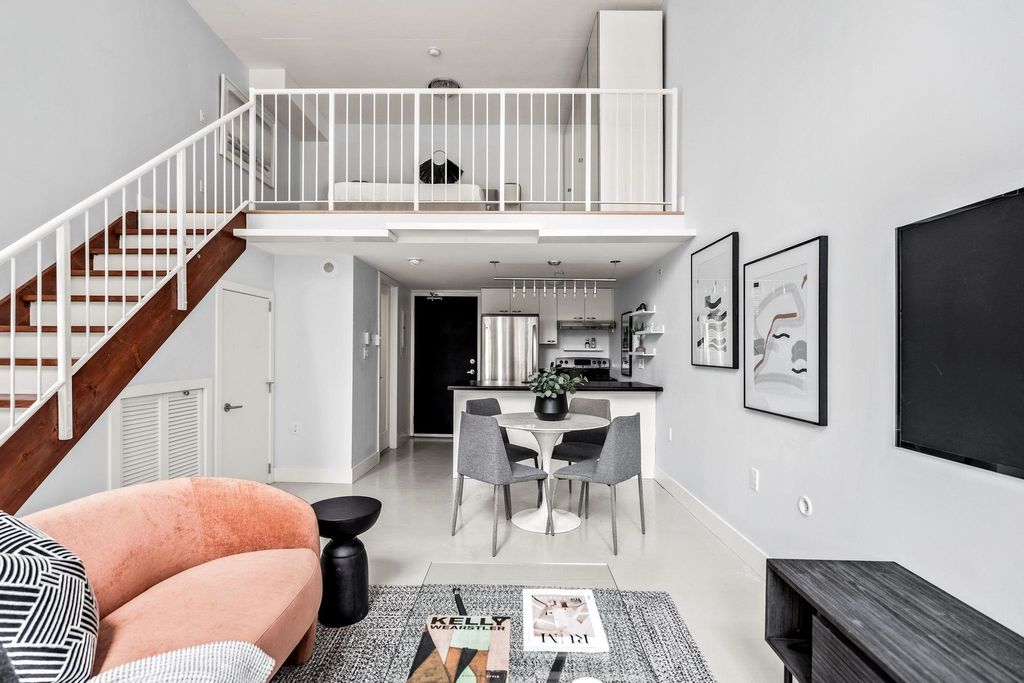 listing image 1100132295907182903