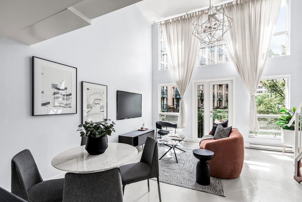 listing image 1104335129382870326