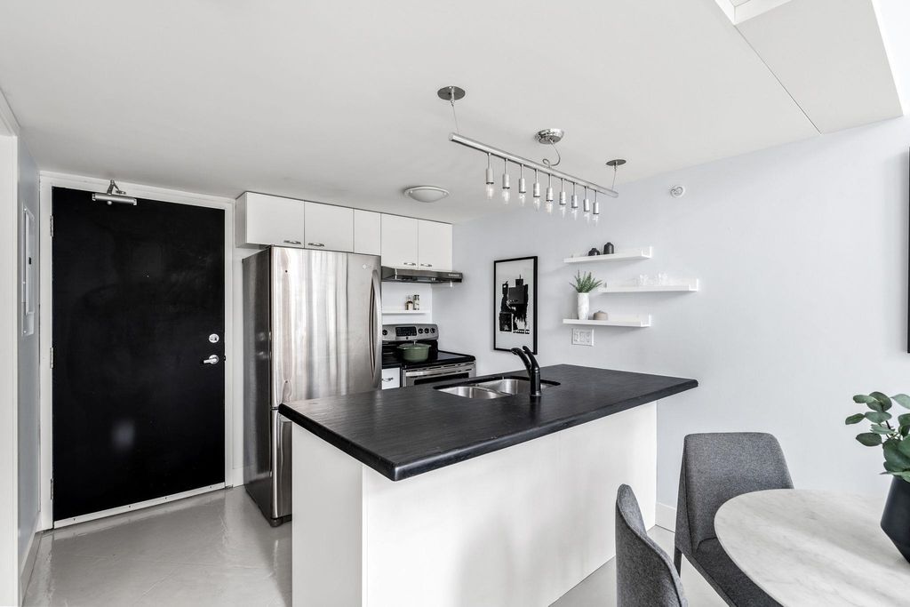 listing image 1106135588700993134