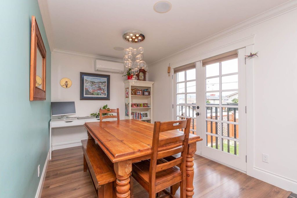 listing image 1101964592896947843