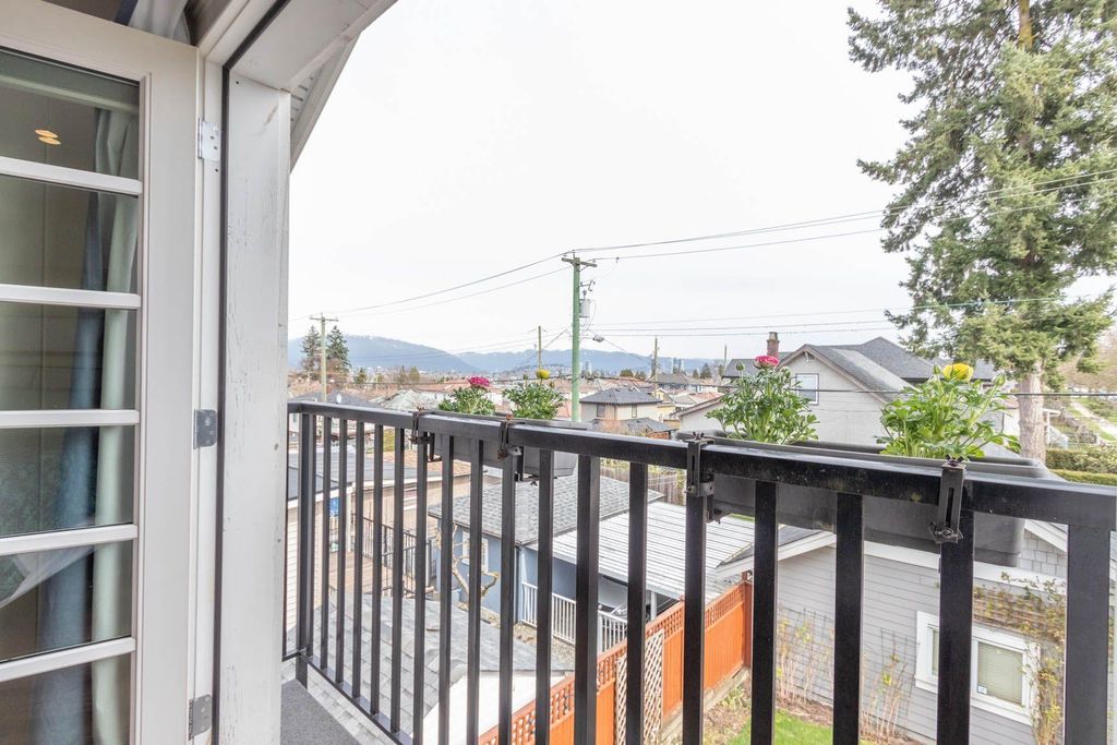 listing image 1104116957084111809