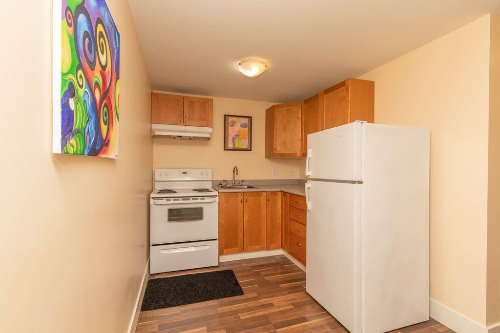 listing image 1104984046095198043