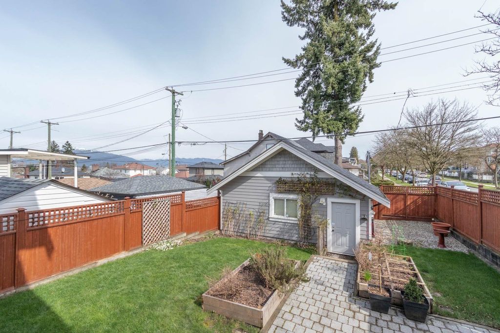 listing image 1103148422844235392