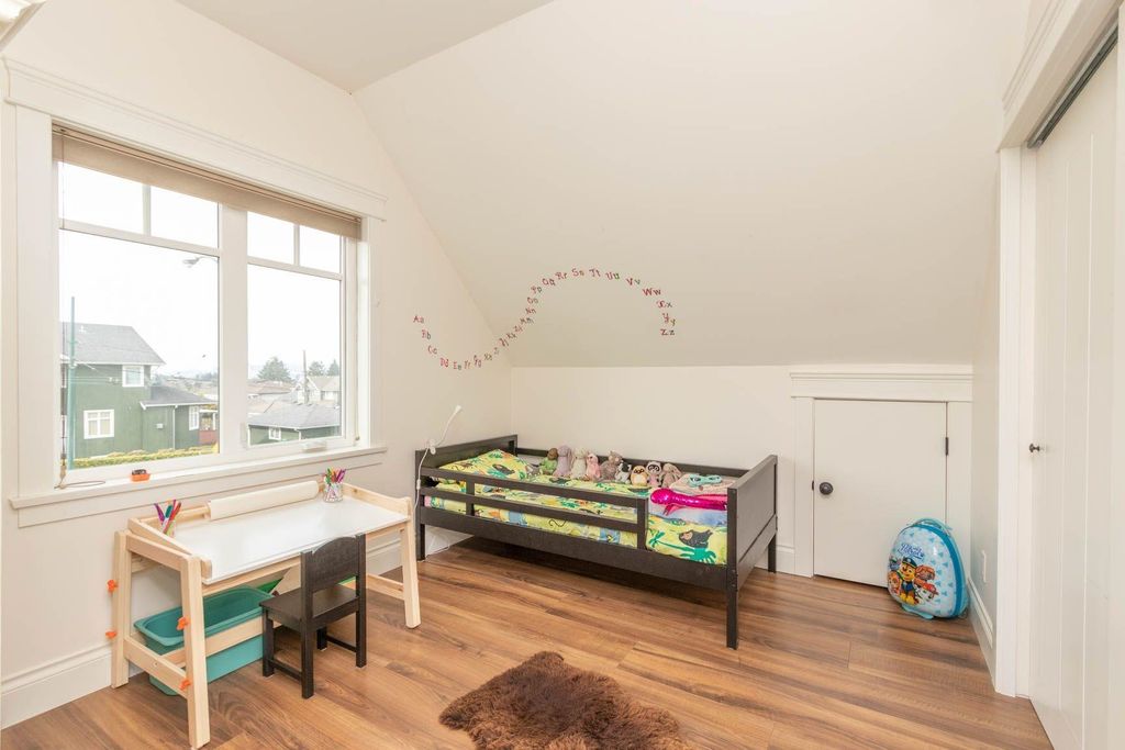 listing image 1104296372227077804