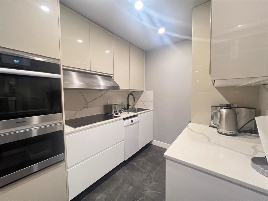 listing image 1104160100950119194