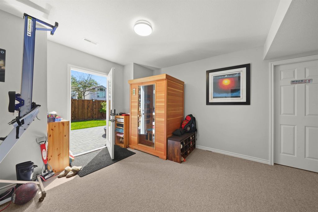 listing image 1105918799107073615