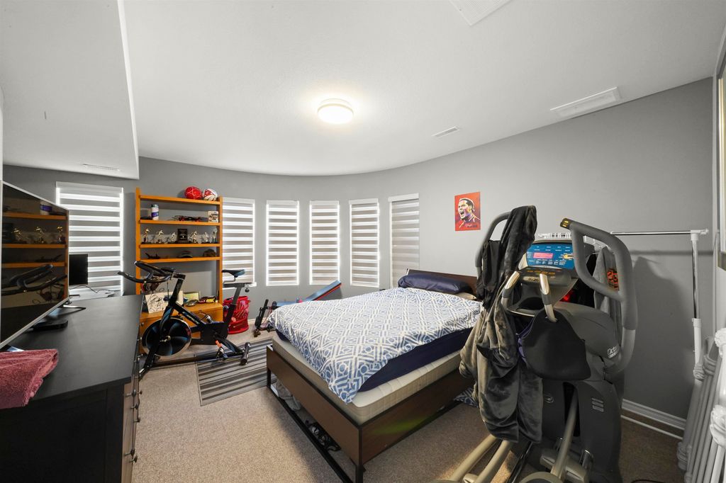 listing image 1109272989192862981