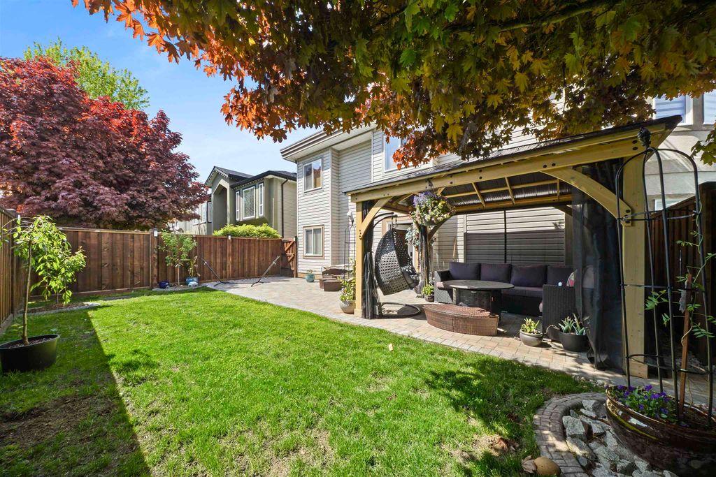 listing image 1106771743134561691