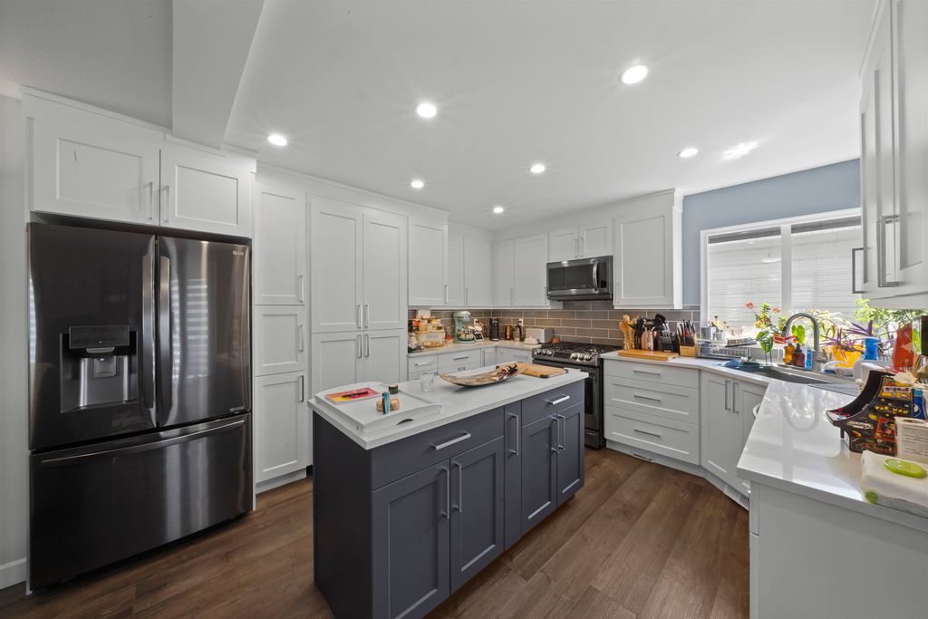 listing image 1103355974027403698