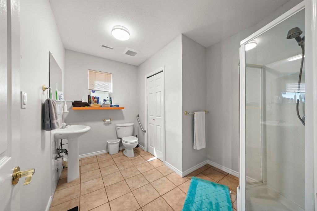 listing image 1103278040131281320
