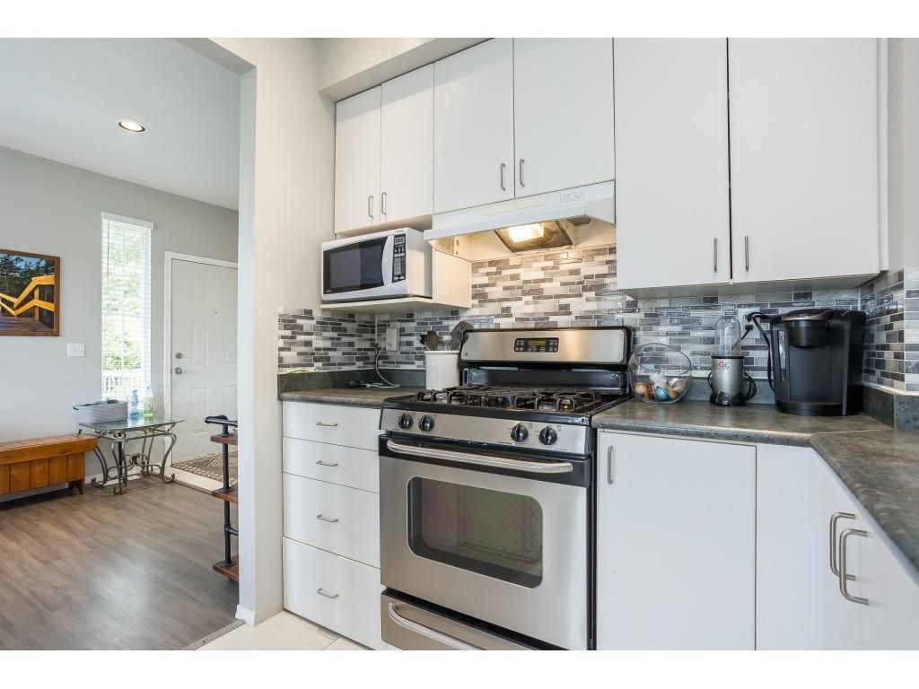 listing image 1109551995044694656