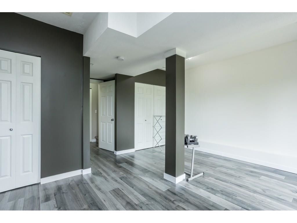 listing image 1107648267492808075