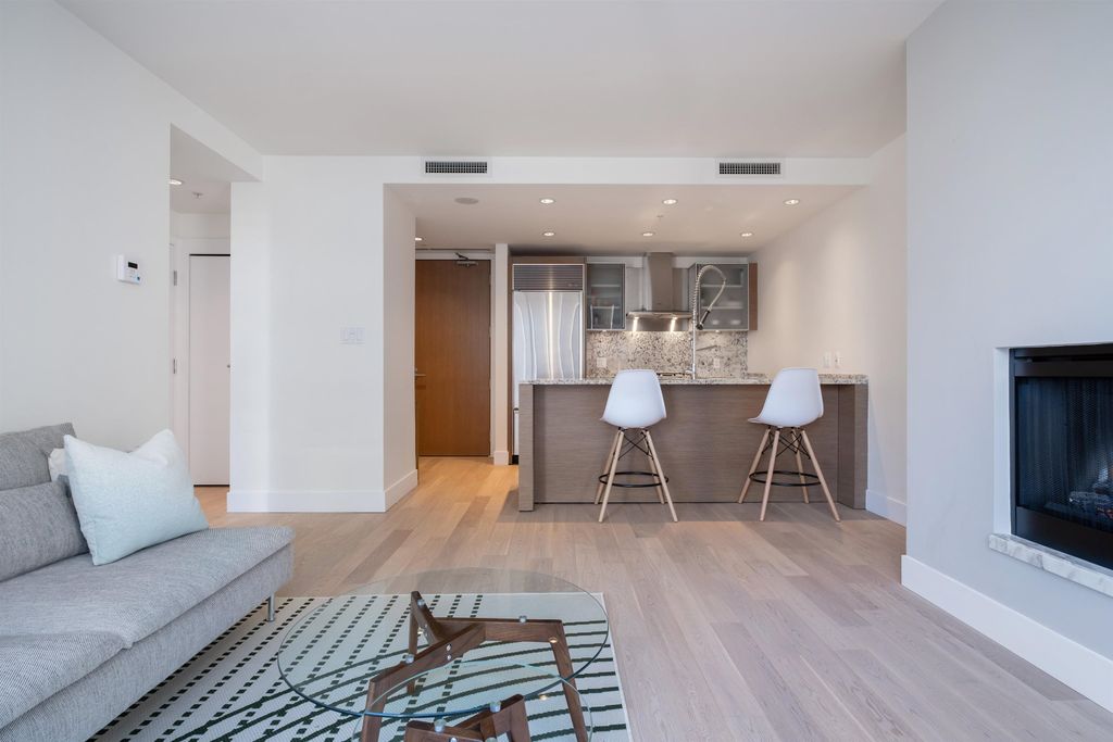 listing image 1103870767437219633