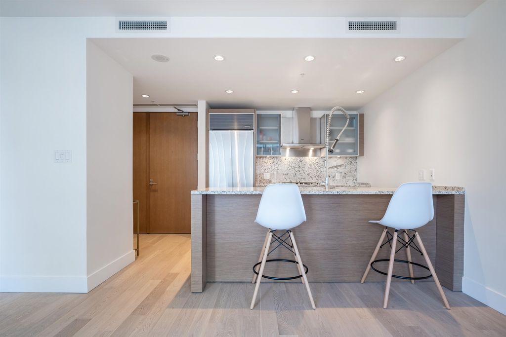 listing image 1101502014579185428