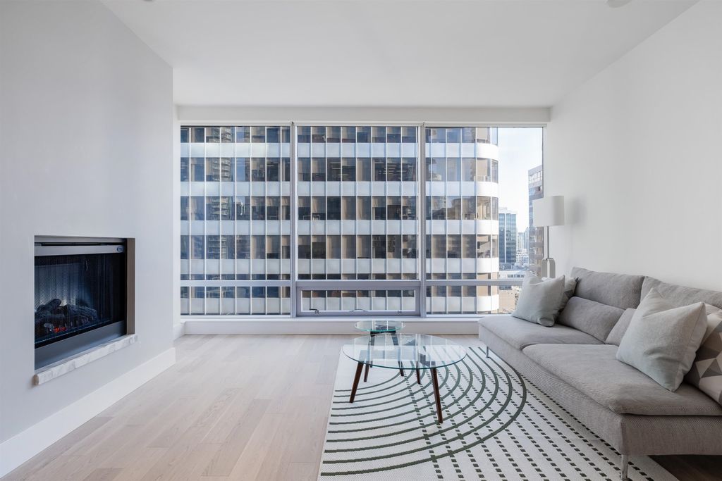 listing image 1101345774292562269