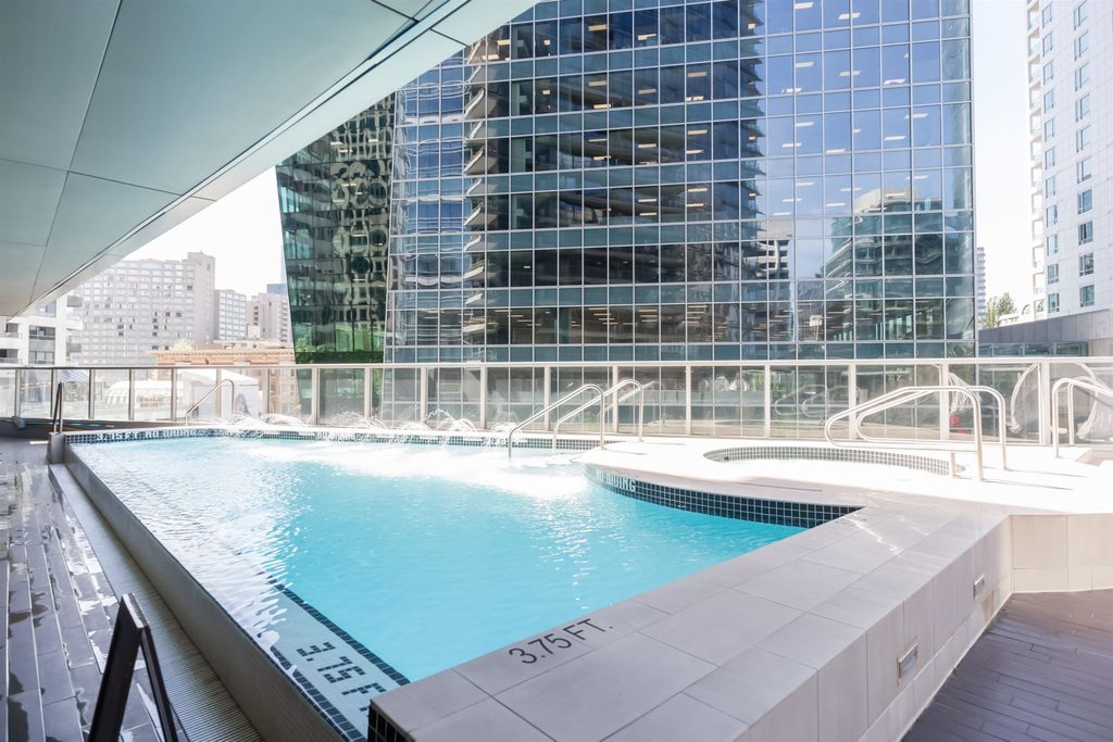 listing image 1103191586380195897