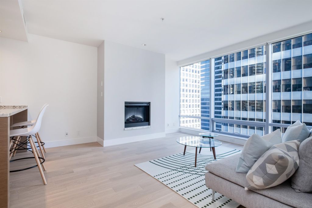 listing image 1103945408079440470