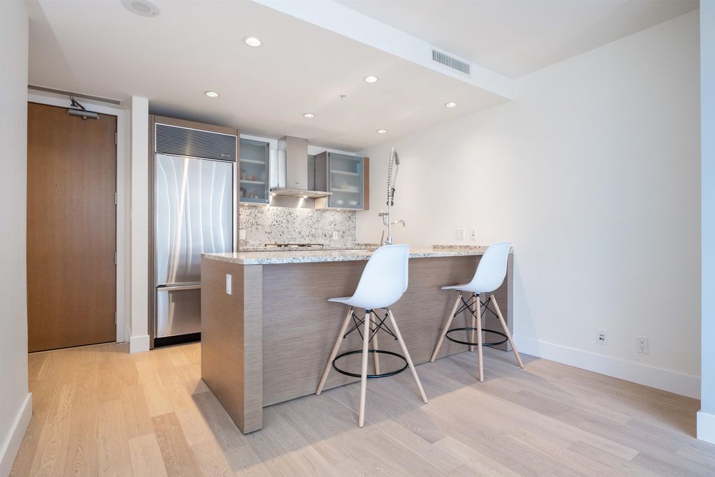 listing image 1106983949205229513