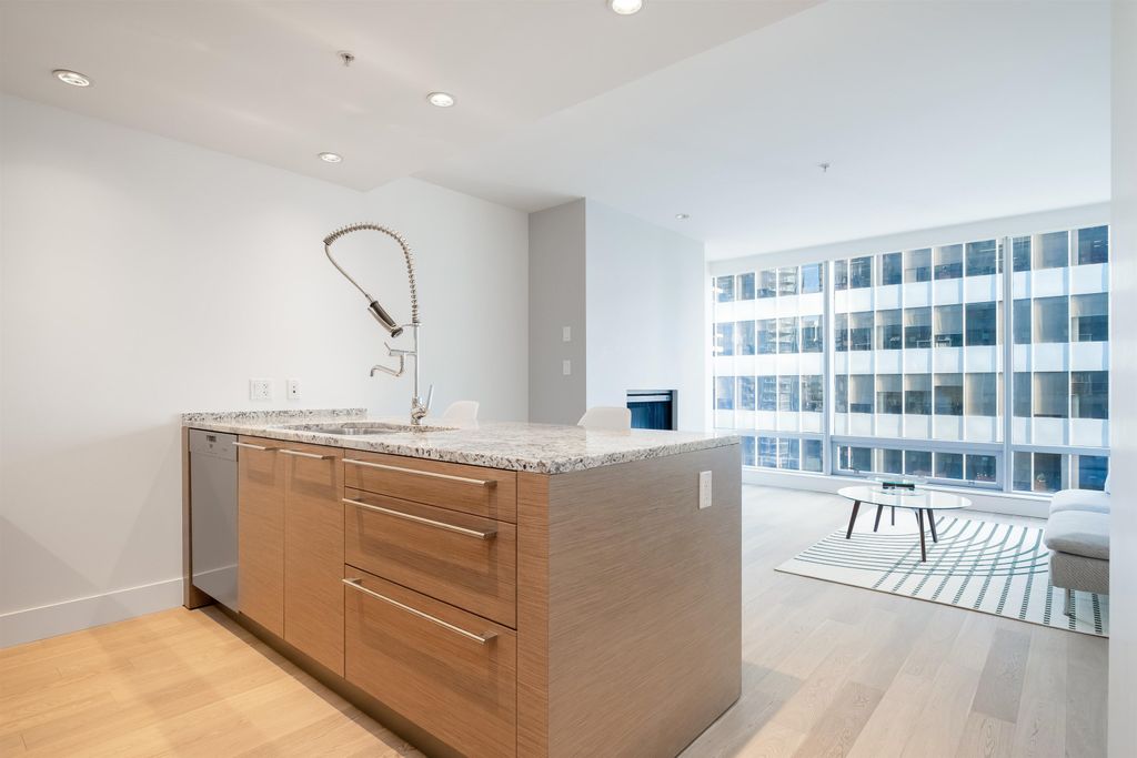 listing image 1105747669816454907